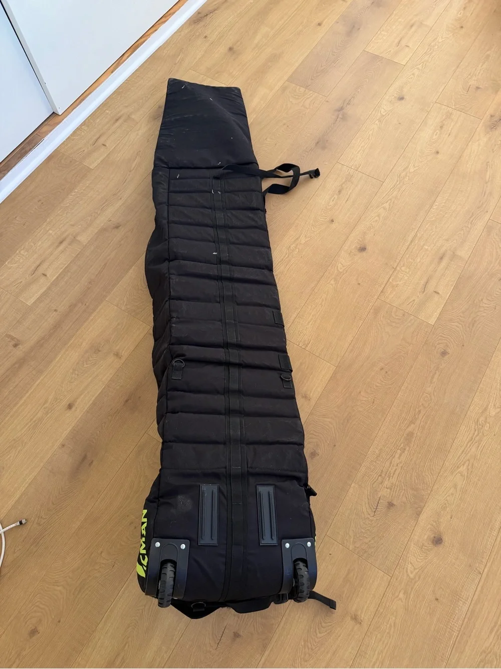 Black Padded Ski and snowboard Travel Bag with Reflective Lining